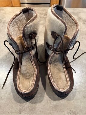 Women’s Brown Suede Shearling-Lined Winter Boots